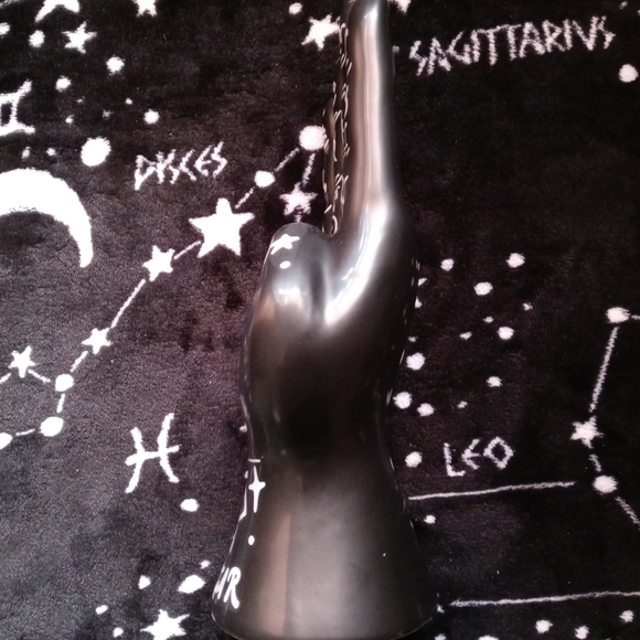 Palmistry Statue - Picture 4 of 4